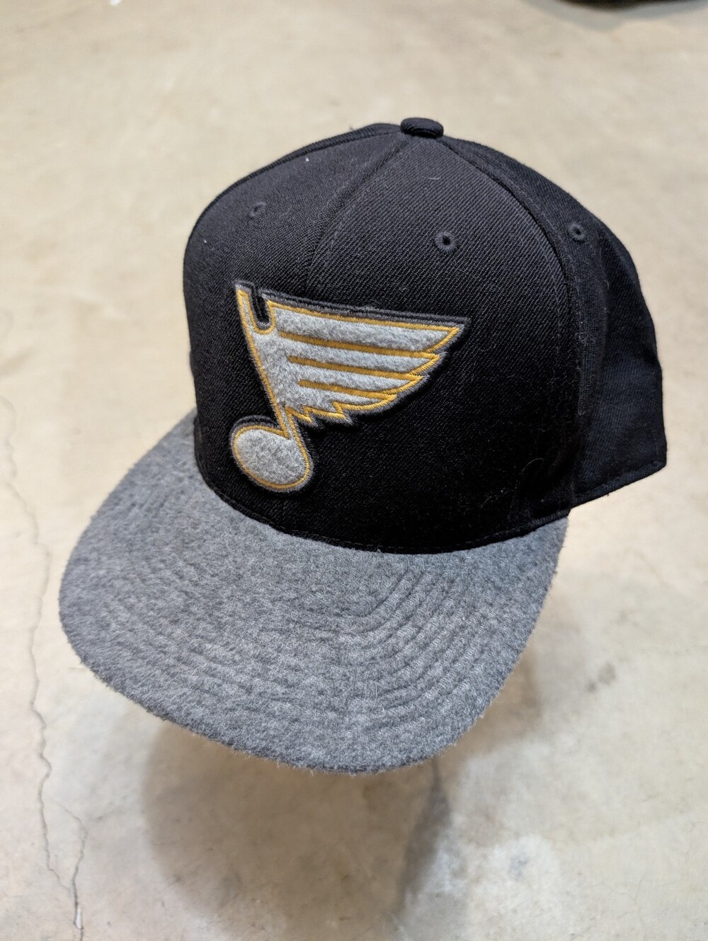 NWOT St Louis Blues Mitchell & Ness Wool Hat Sports Men's 8